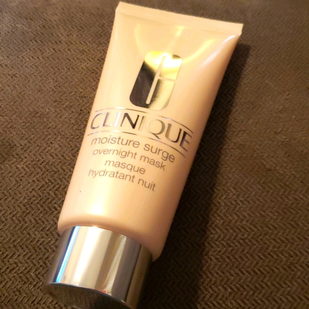 Add Full Size NWT Clinique Mask